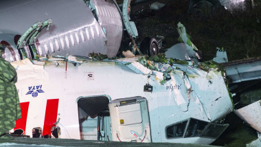 3 Dead And 179 Hurt As Jet Skids Off Runway - Istanbul