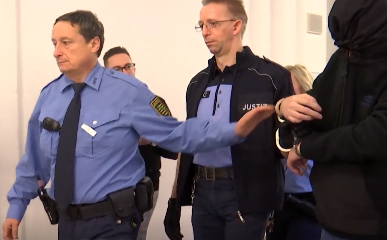 Un bărbat din Germania și-a ucis copiii sufocându-i cu spumă poliuretanică. Cum a scăpat cu viață soția lui