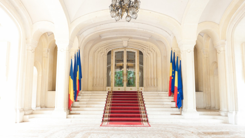 Intrarea în Palatul Cotroceni, holul de onoare