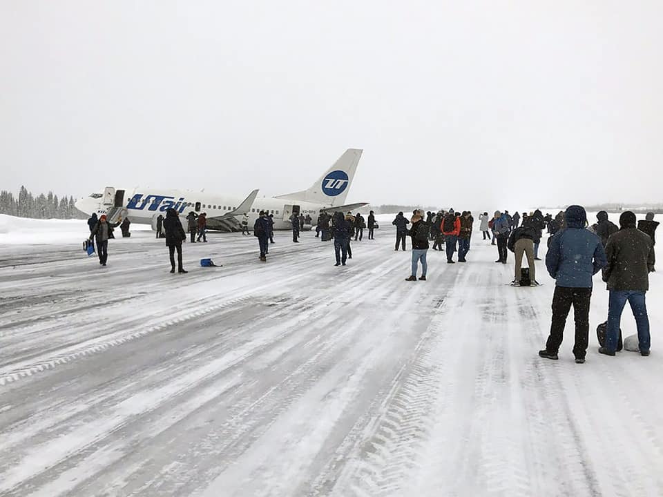 Momente de groază într-un avion cu 94 de pasageri la bord nevoit să aterizeze forțat pe un aeroport din Rusia