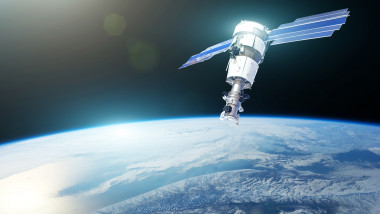satelit de observație NASA, survolează Pământul