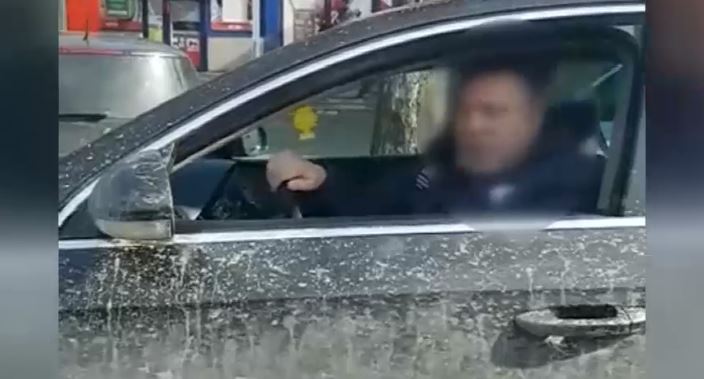 VIDEO | Scandal în trafic, în București. Gestul incredibil al unui șofer nervos