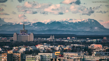 Munții Bucegi văzuți din București, 12 februarie 2020