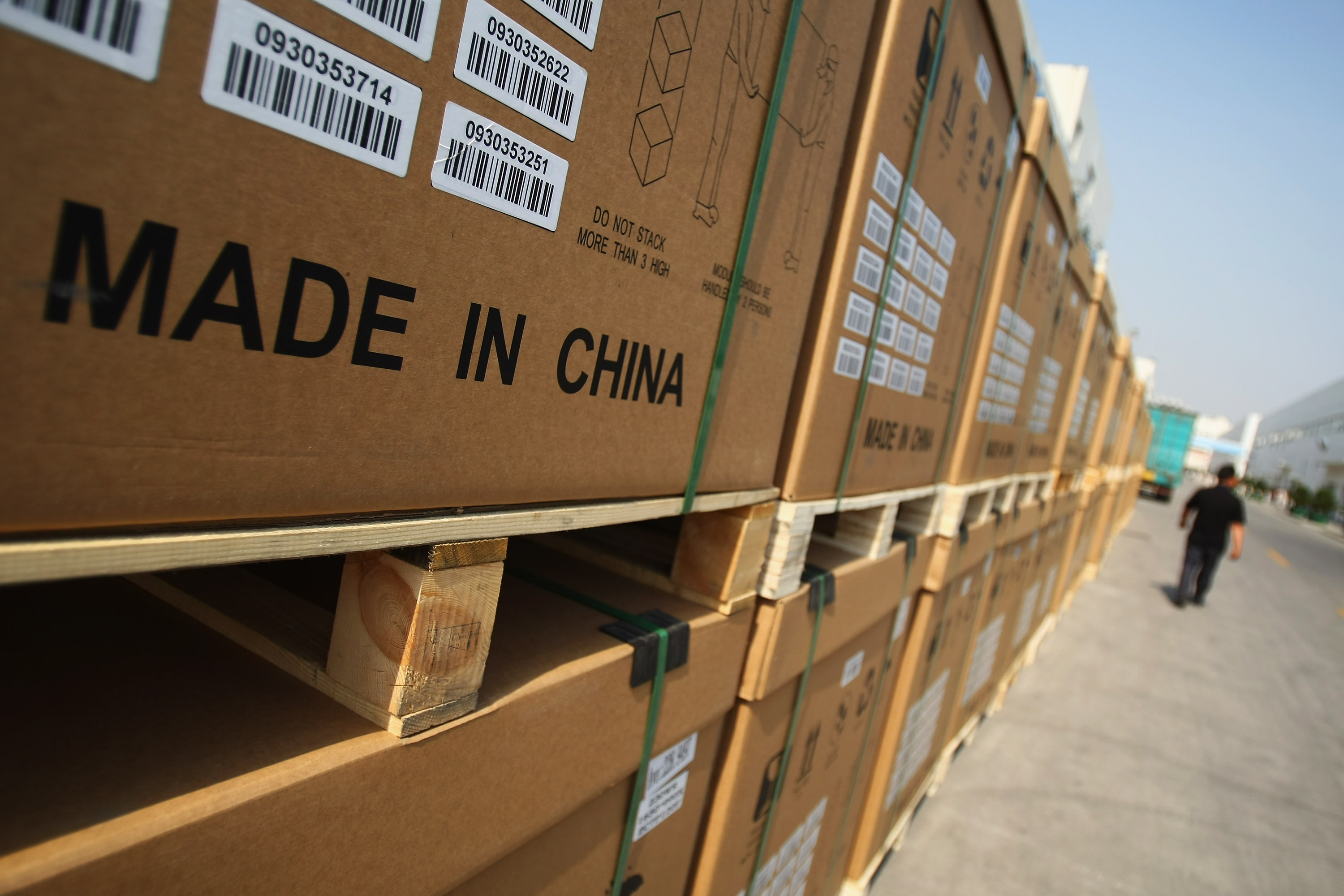 Bruxelles-ul discută vineri măsuri dure împotriva importurilor din China. Temeri privind declinul industriei europene