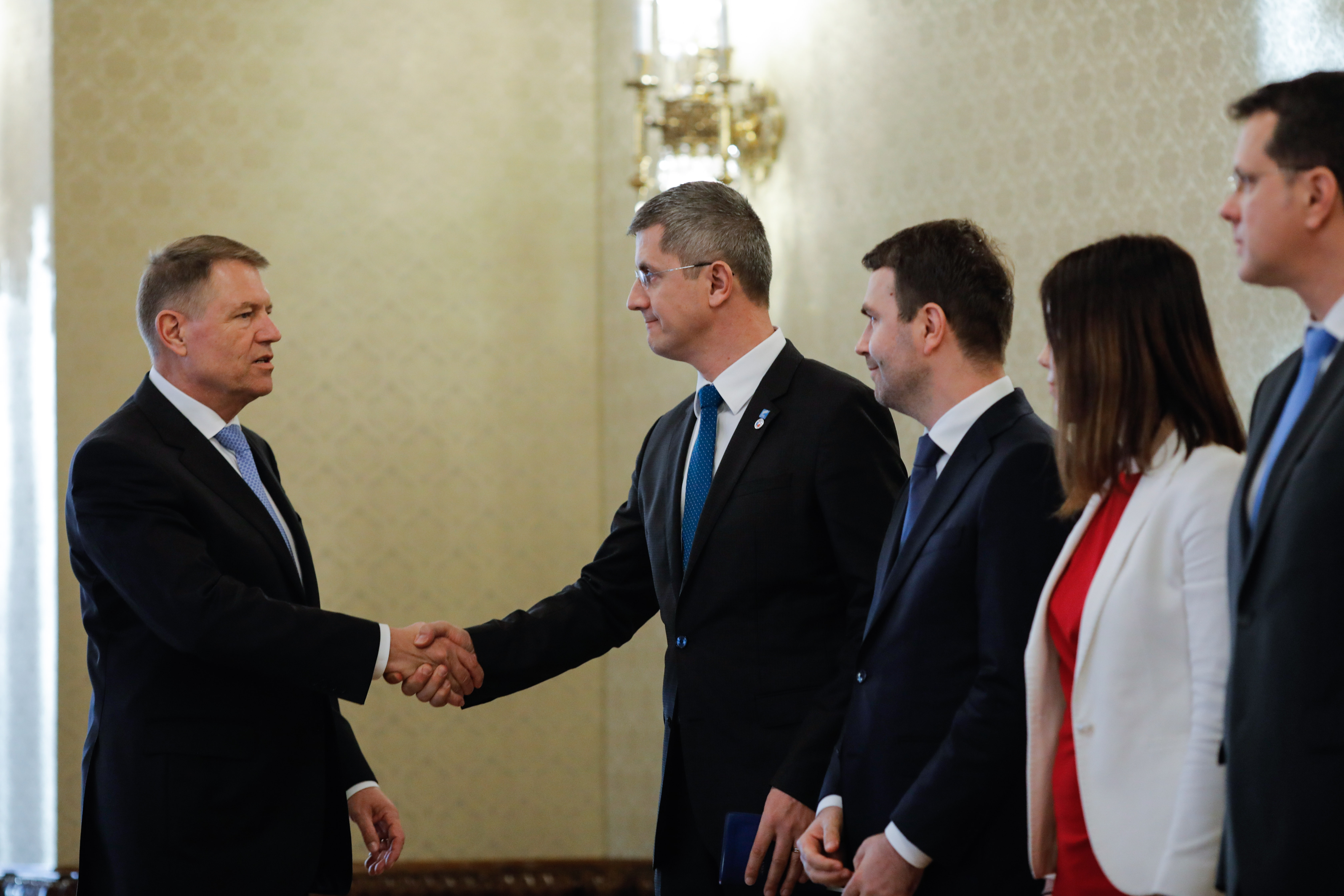 Barna, apel către Iohannis să termine criza politică: „Fără timpi morți și fără amânări”