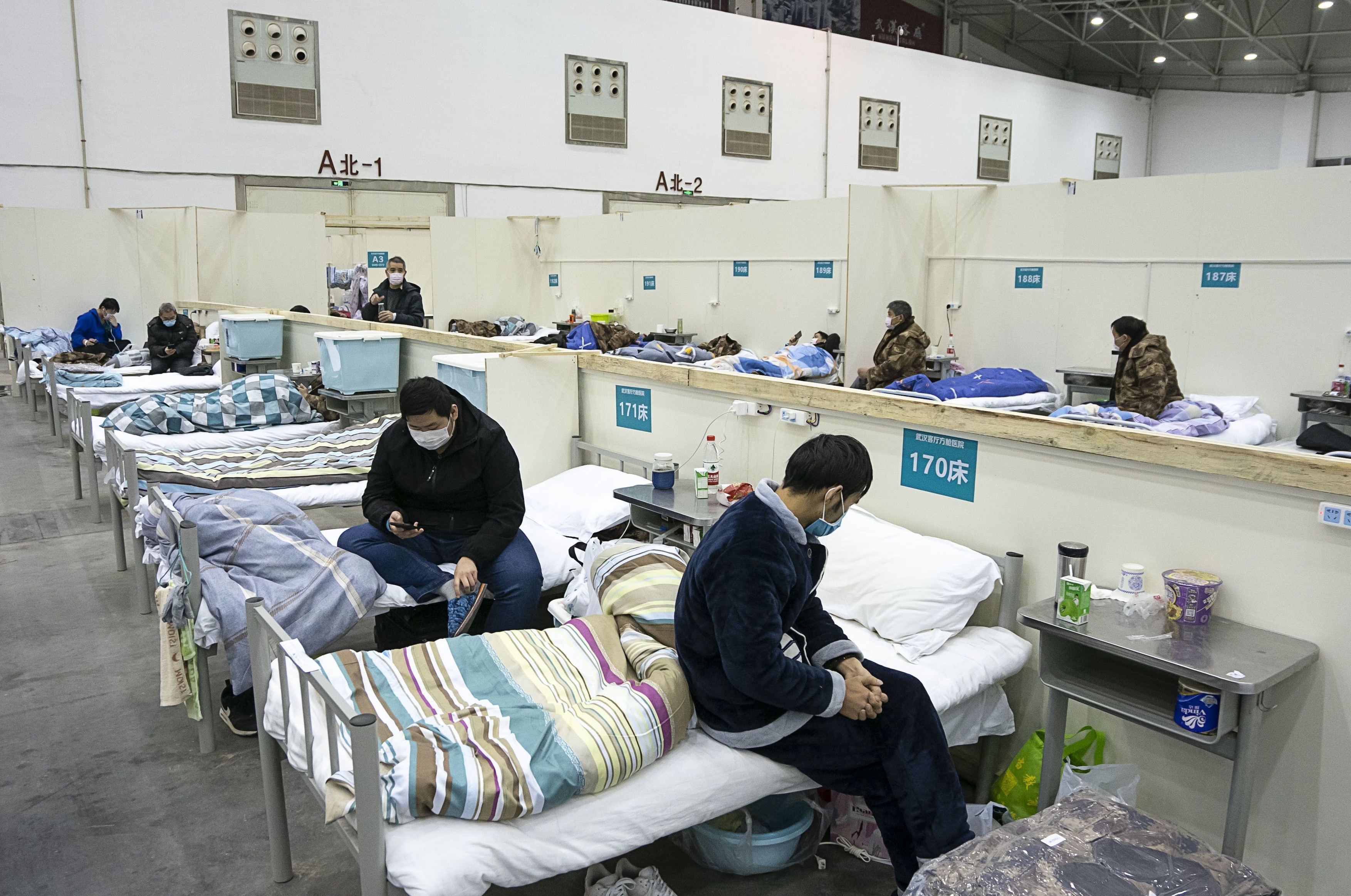 Pacienţi chinezi externaţi dupa ce s-au vindecat de coronavirus au fost testaţi din nou pozitiv