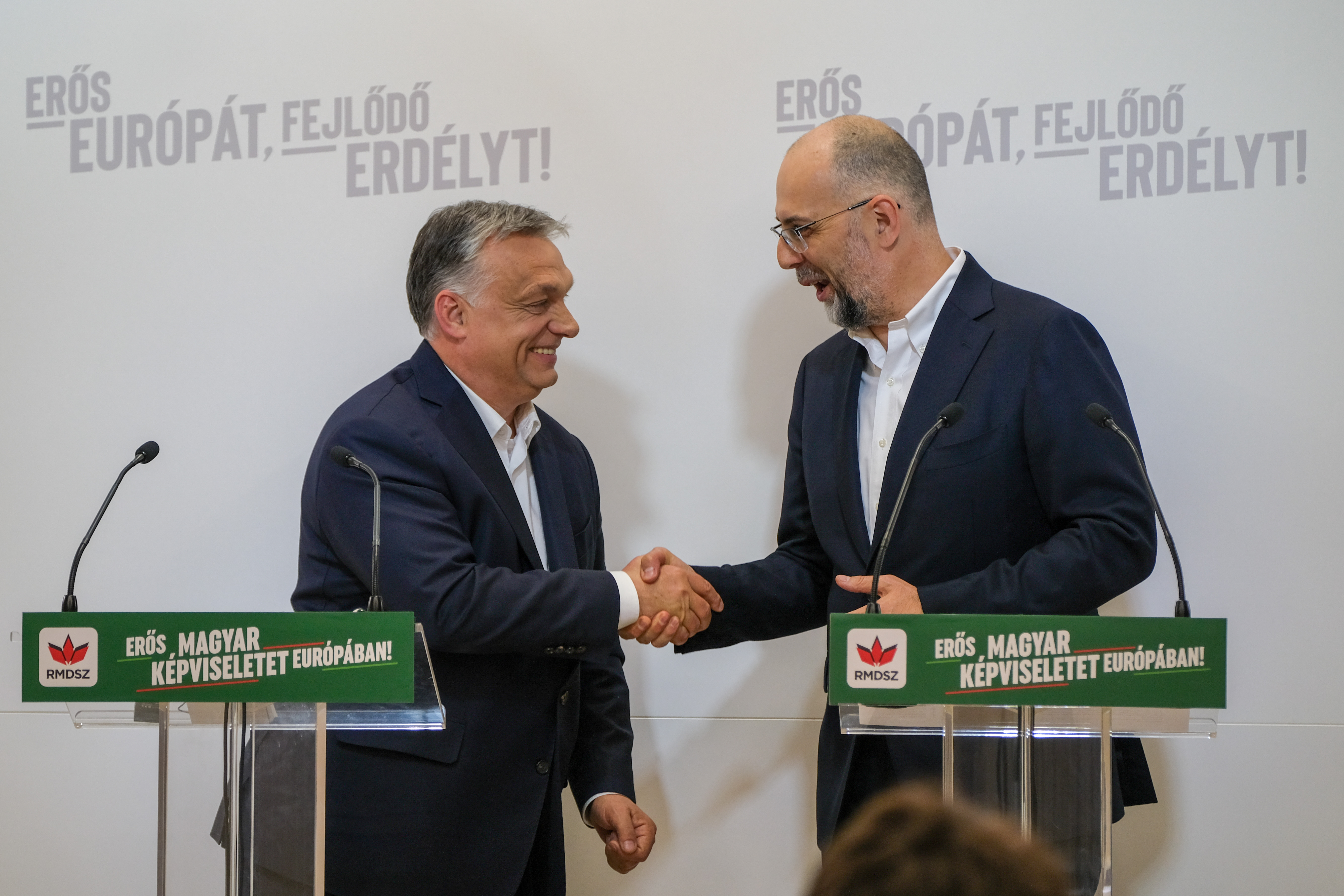 Sondaj: Maghiarii din Covasna au in proportie de 92% incredere in Viktor Orban. In politicienii romani cred doar 5%
