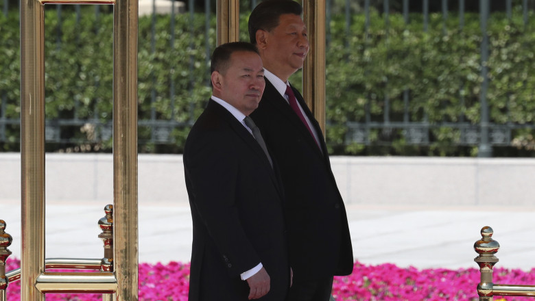 BEIJING, CHINA - APRIL 25: Mongolian President Khaltmaagiin Battulga and Chinese President Xi Jinping attend the welcome ceremony at the Great Hall of People on April 25, 2019 in Beijing, China. (Photo by Kenzaburo Fukuhara/Kyodo News - Pool/Getty Images)