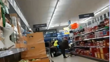 Un bărbat a făcut infarct și a murit în supermarket