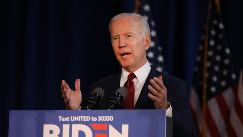 Joe Biden sustine o conferinta de presa in New York