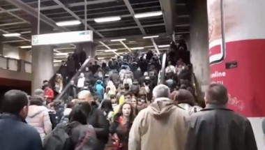aglomeratie scari metrou