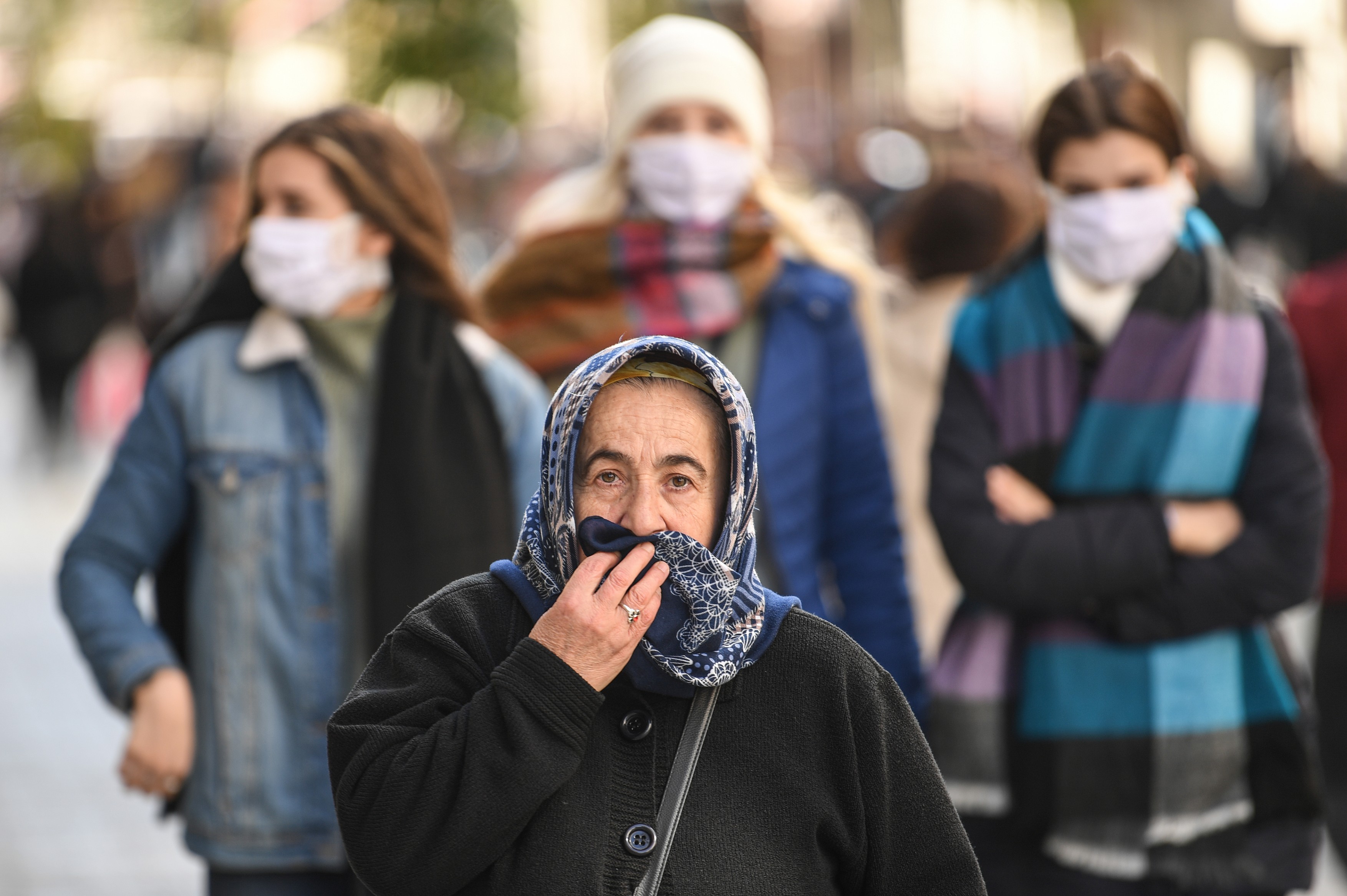 Ce este anosmia, un prim simptom observat la mulţi dintre bolnavii asimptomatici infectati cu COVID-19