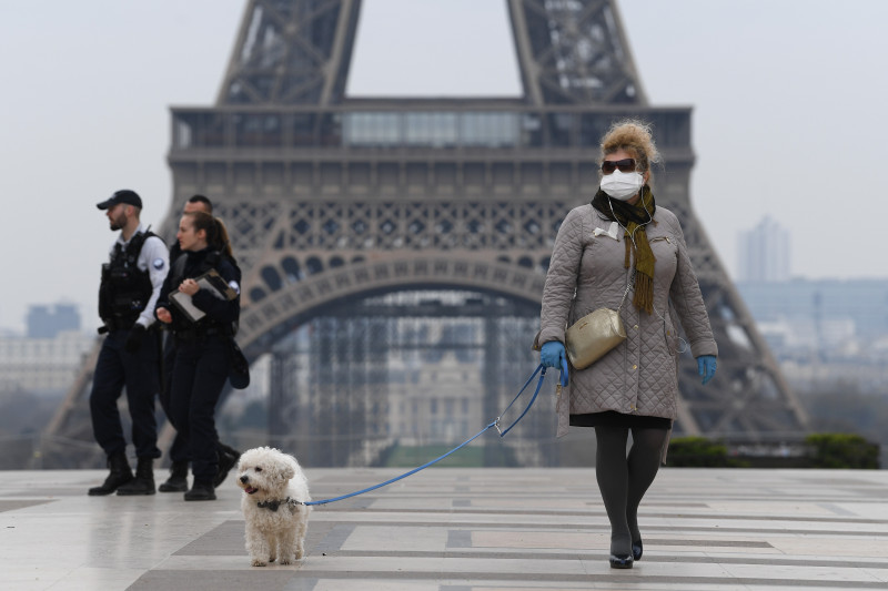 Paris, Franţa, în timpul pandemiei de coronavirus