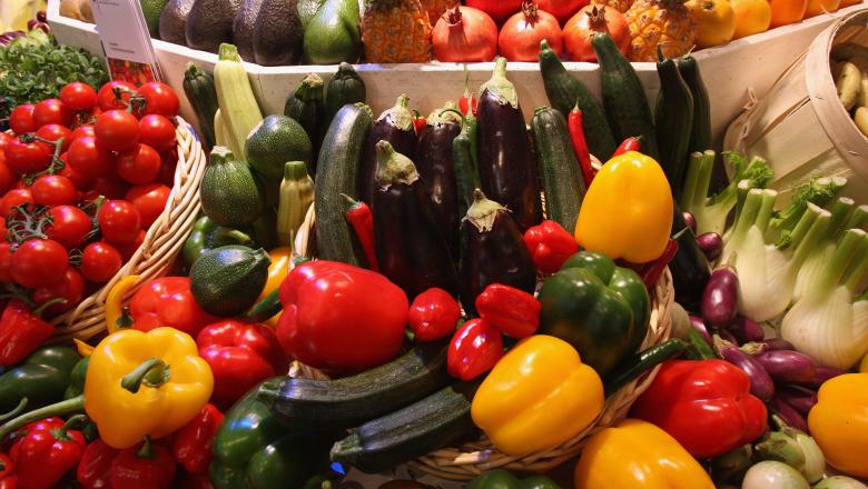 Românii sunt pe ultimul loc în UE la consumul de fructe şi legume