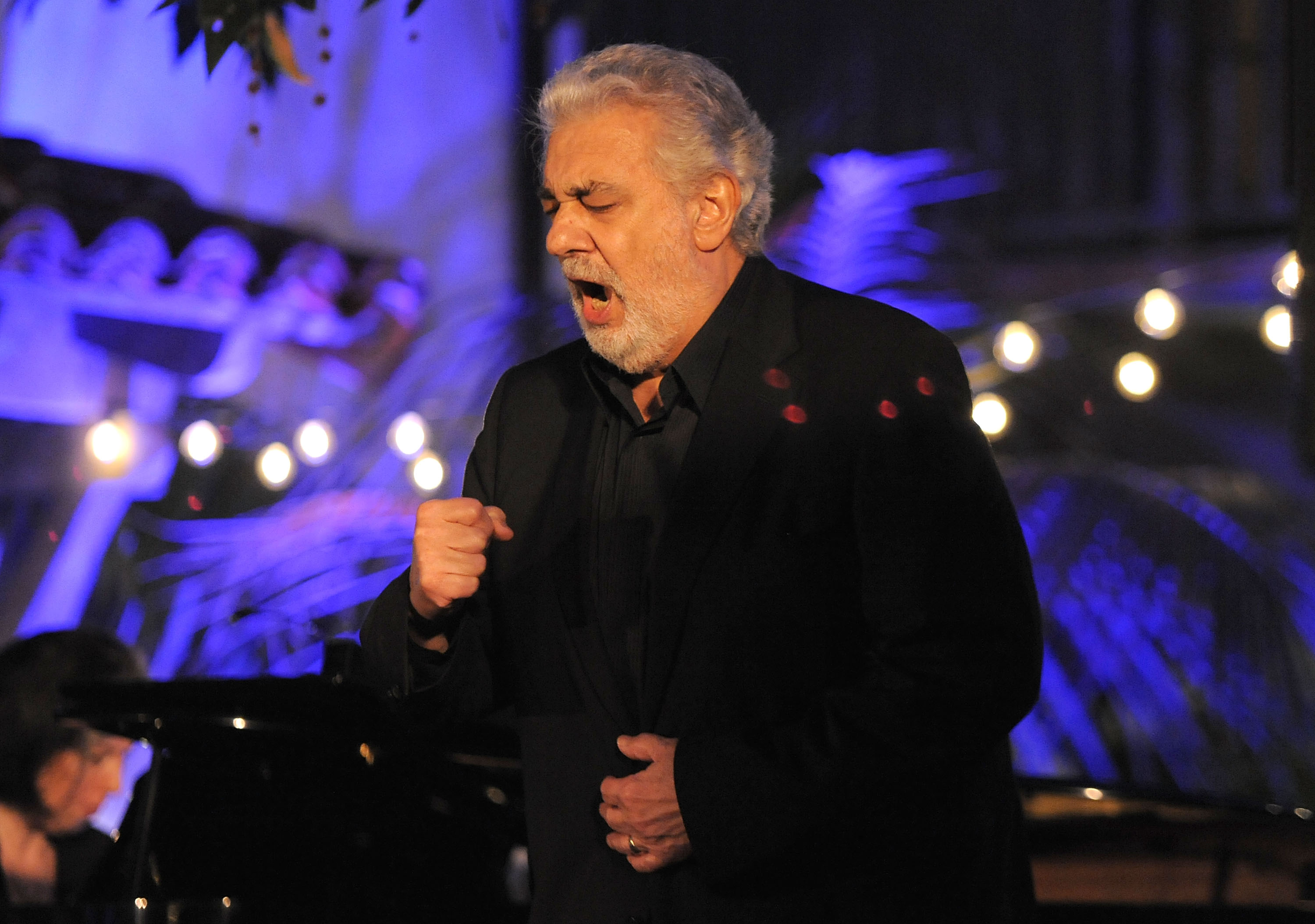Printre primele lucruri care ti se spuneau era sa nu urci singura in lift cu Placido Domingo. Tenorul, acuzat iar de hartuire sexuala