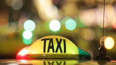 detaliu lampă taxi