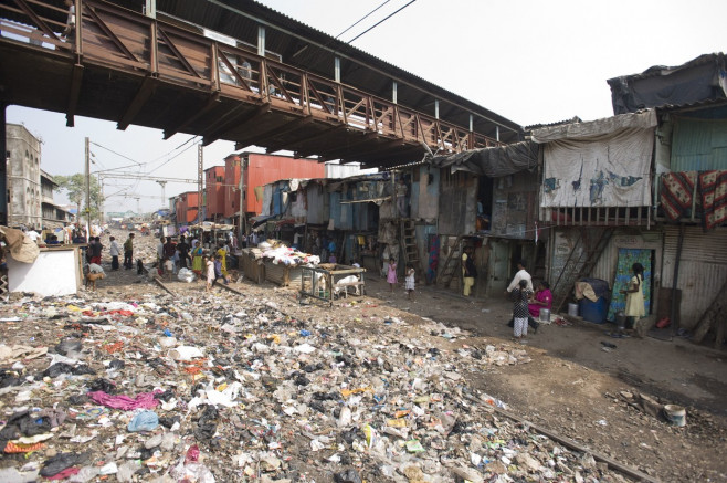 India trebuie să se pregătească pentru un “masacru”, după primul deces cauzat de COVID-19 în mahalaua Dharavi. Avertismentul medicilor