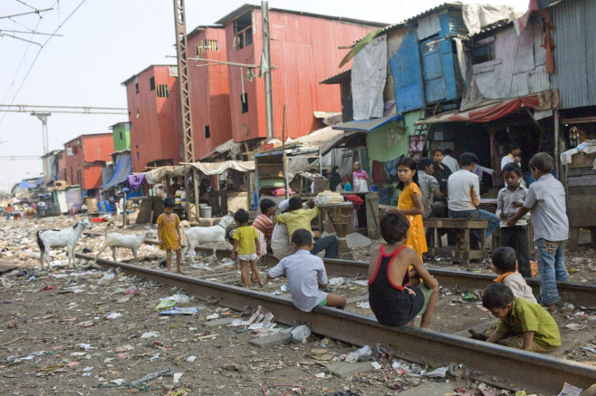 India trebuie să se pregătească pentru un “masacru”, după primul deces cauzat de COVID-19 în mahalaua Dharavi. Avertismentul medicilor