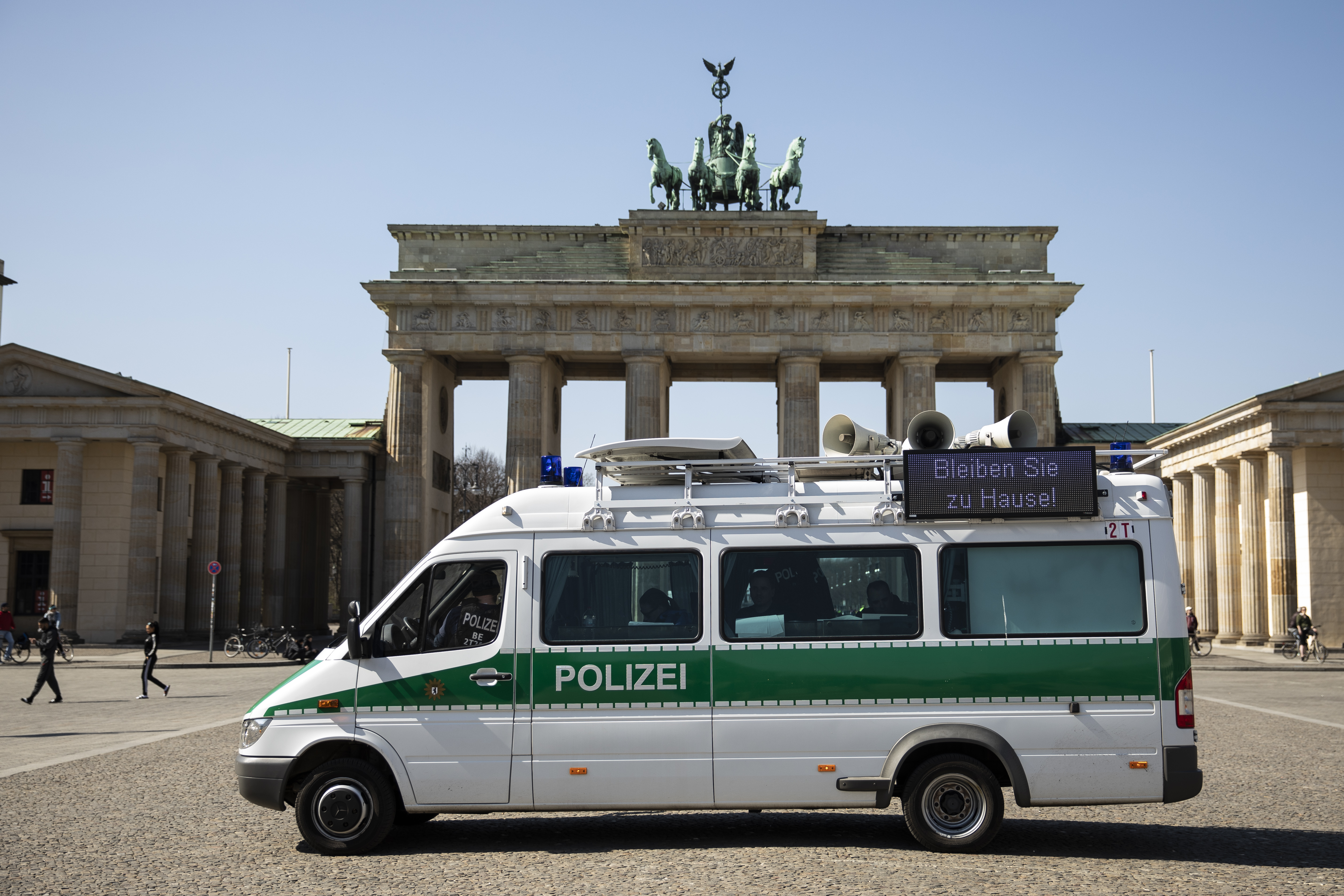 Germania rămâne în lockdown încă o lună