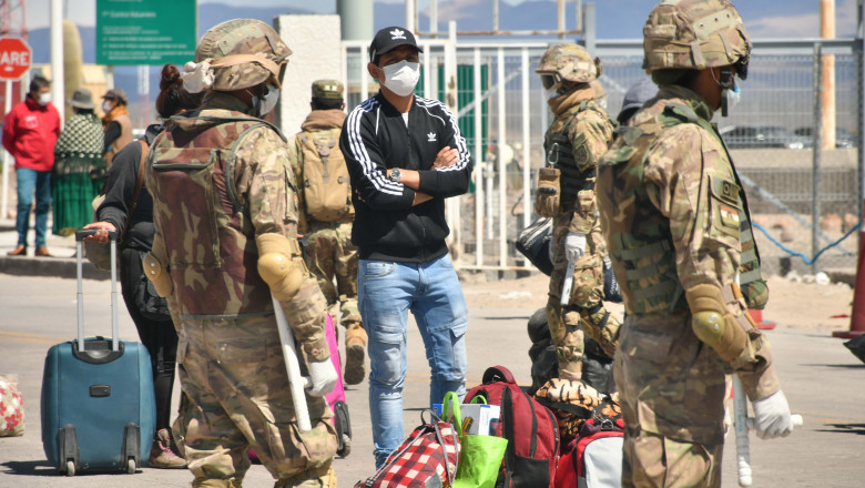 Bolivia foloseşte armata pentru a respinge bolivieni care încearcă să revină acasă din străinătate