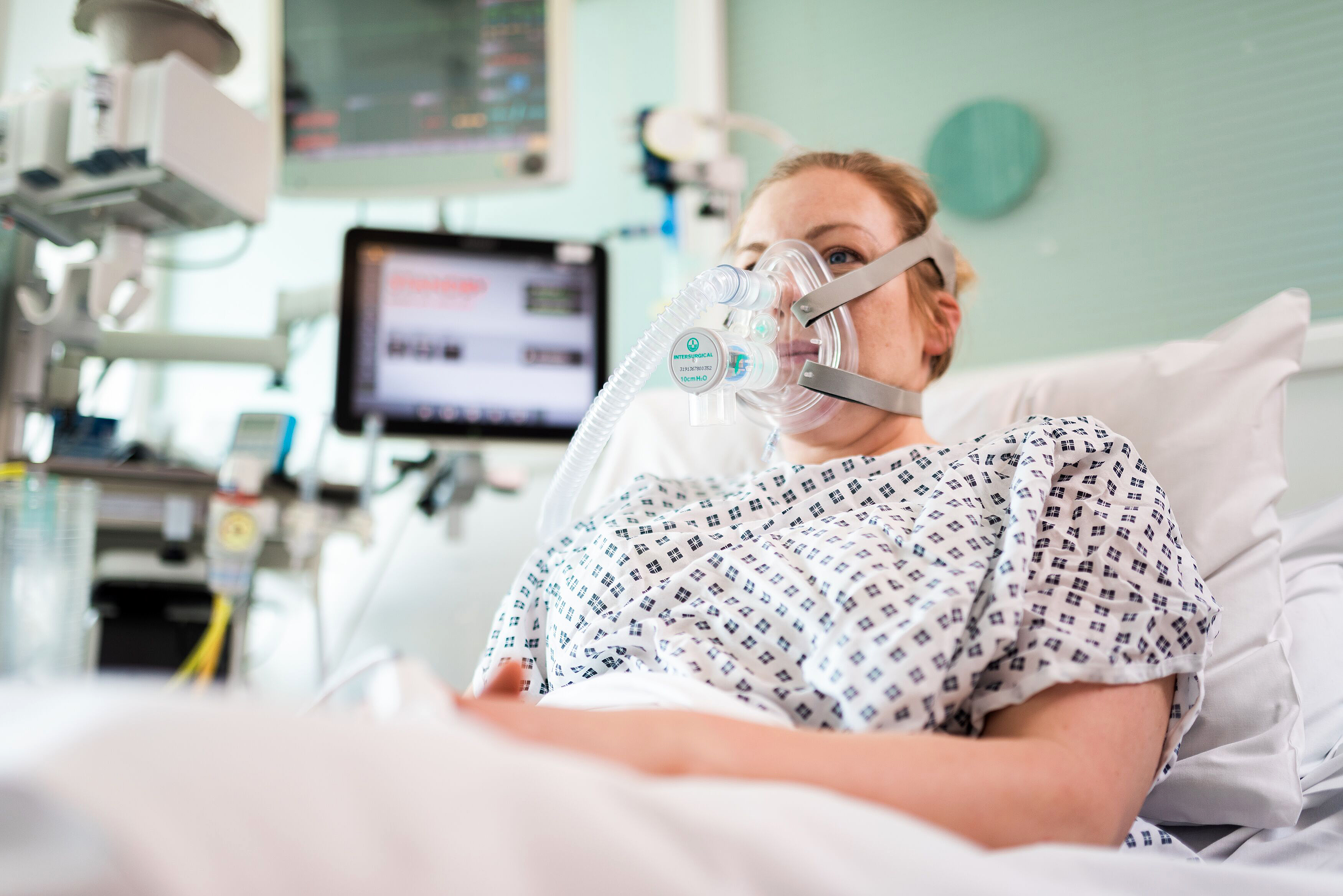România trimite 30 de ventilatoare Cehiei, țara europeană cea mai afectată de coronavirus în valul doi
