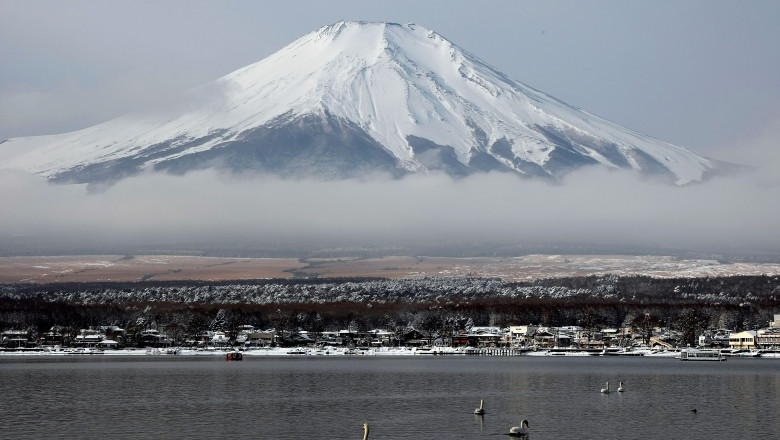 YAMANASHI, JAPAN - JANUARY 22: A scenic view of Mt. Fuji is seen from Yamanakako Lake on January 22, 2008 in Yamanashi, Japan. (Photo by Koichi Kamoshida/Getty Images)