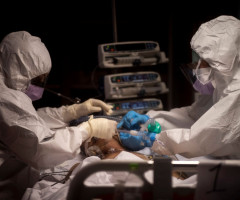 Cazul pacienților reinfectați din Sibiu, unul în stare gravă, pune problema unei a doua tulpini. Medic: Anticorpii nu protejează
