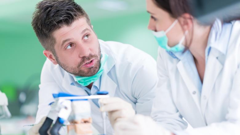 Revolta unui medic infectionist: Sunt voci chiar din lumea medicala care duc in derizoriu virusul. Sa ne intrebe intai pe noi!