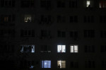 oameni ferestre bloc lumina inviere paste 2020 ID136341_INQUAM_Photos_Octav_Ganea