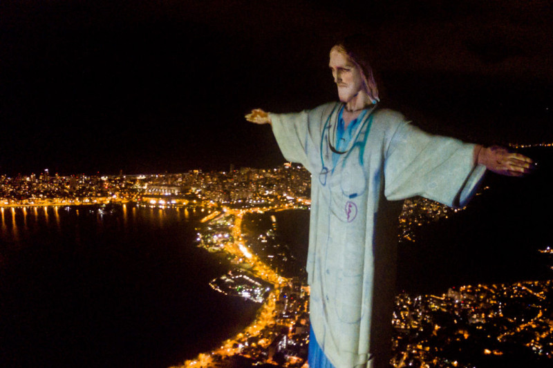 Act of Consecration of Brazil and Tribute to Medical Workers at the Christ the Redeemer Amidst the Coronavirus (COVID - 19) Pandemic