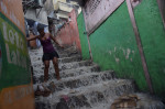 profimedia-haiti sărăcie apă pe scări inundație