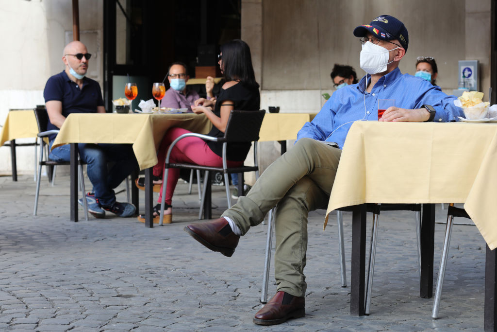 Curtea Supremă a Spaniei interzice restaurantelor să le ceară clienților certificatul COVID