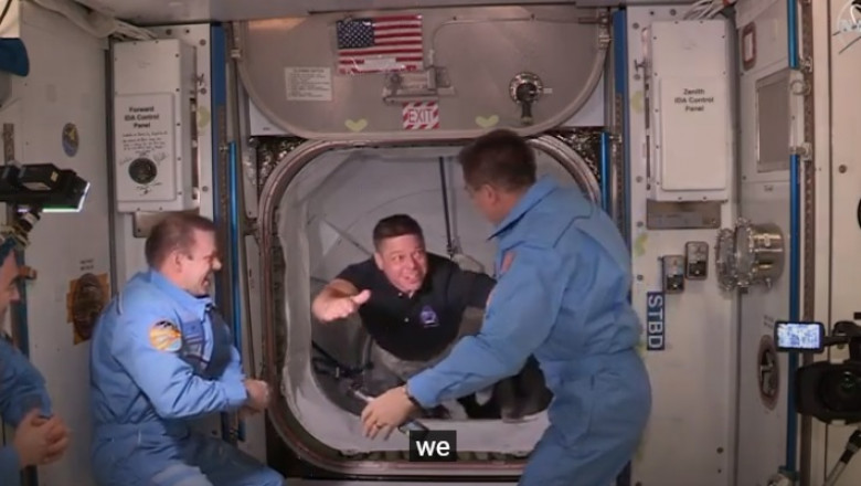 intalnire astronauti - captura YT