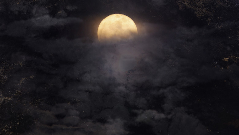 luna disparand dupa nori