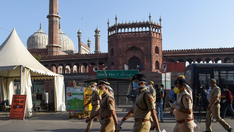 politia patruland intr-un oras din india