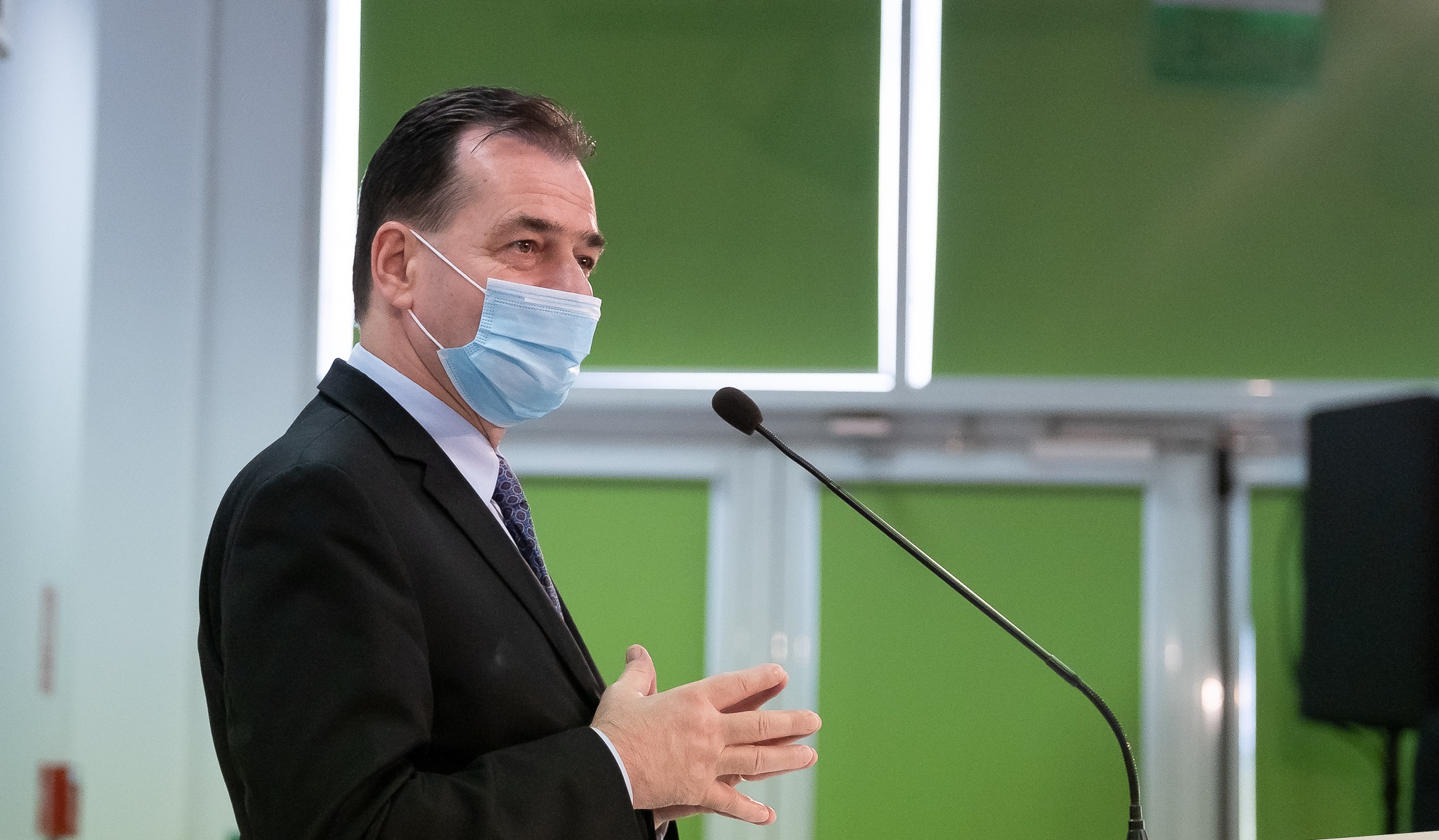 Premierul anunta crearea unui fond de investitii de 300 de milioane de euro