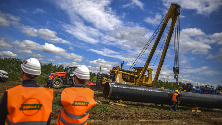 Bulgarian Prime Minister Borisov and Serbian President Vucic inspect Balkan Stream gas line construction site