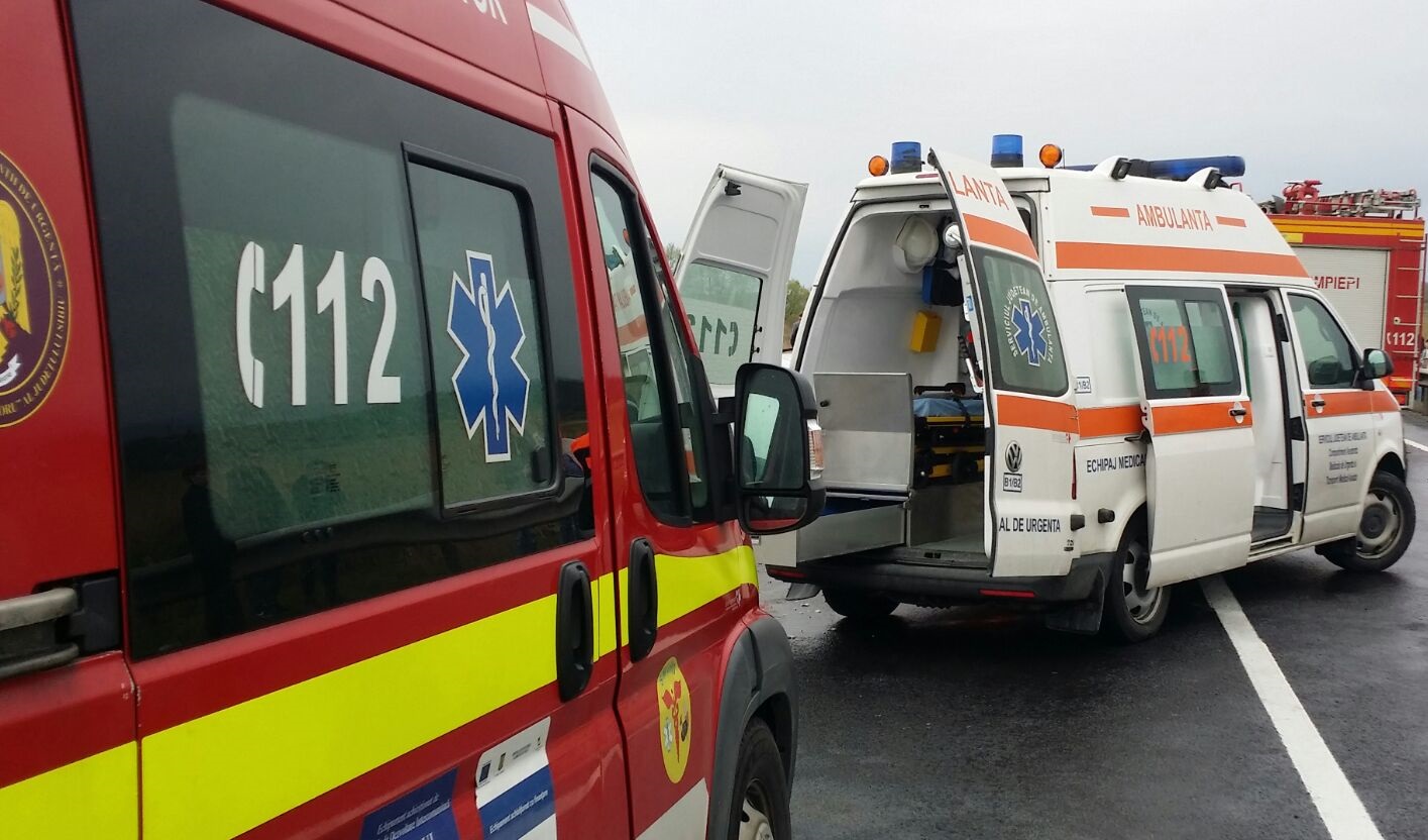 Opt răniți într-un accident în Techirghiol între un microbuz și un autoturism