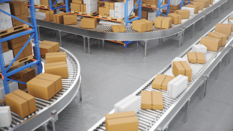 Packages delivery, parcels transportation system concept, cardboard boxes on conveyor belt in warehouse. Warehouse with cardboard boxes inside on pallets racks. Huge modern warehouse, 3D Illustration