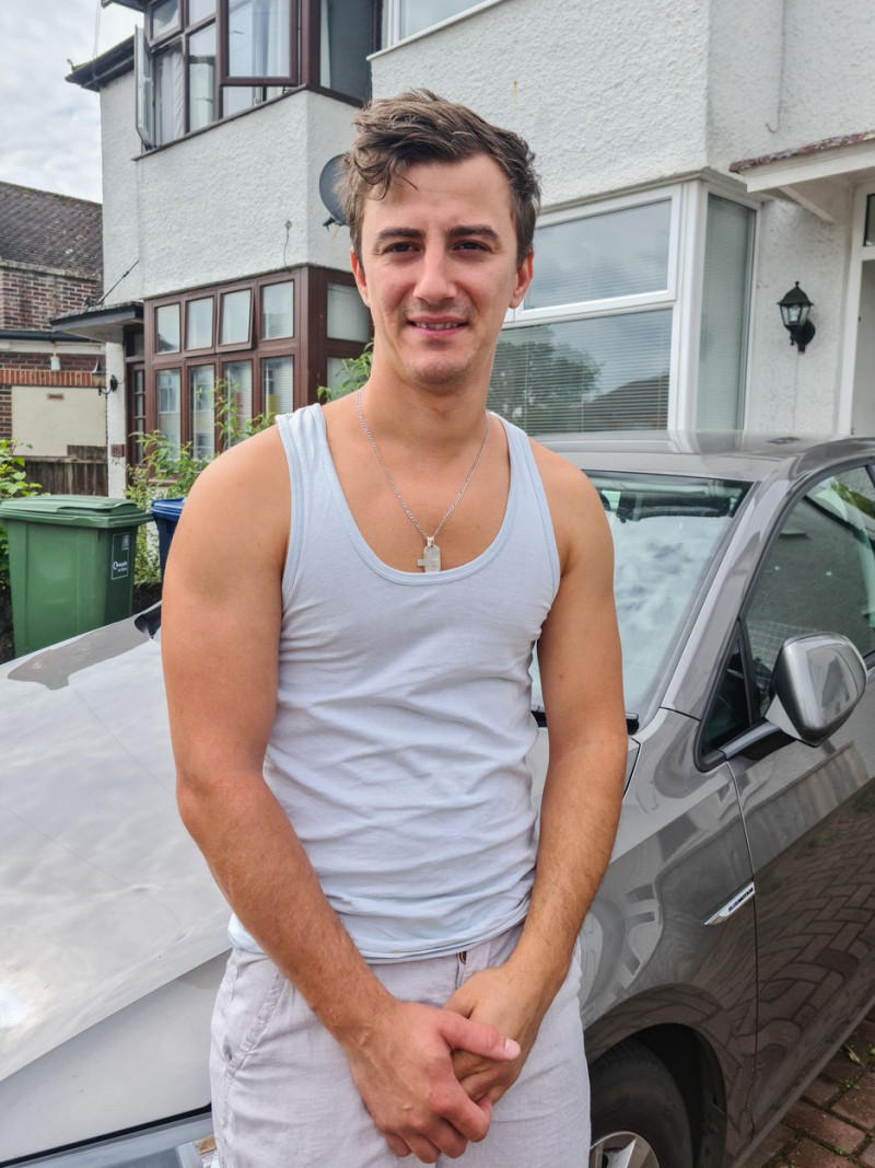 EXCLUSIVE - Oxford resident saves neighbour from fire, Oxford, UK - Jun 2020