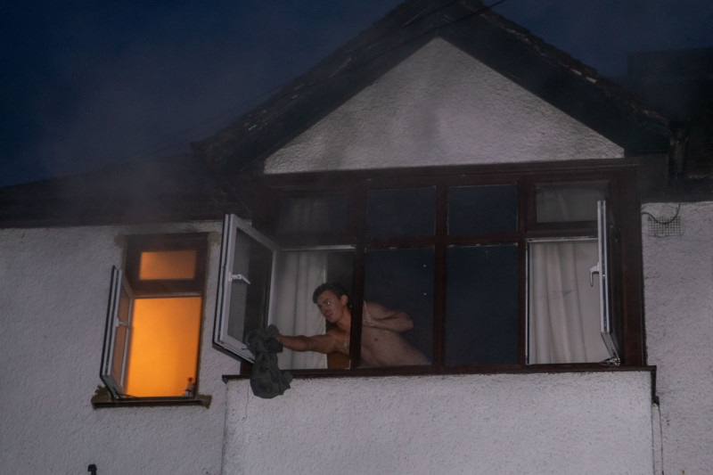 EXCLUSIVE - Oxford resident saves neighbour from fire, Oxford, UK - 15 Jun 2020