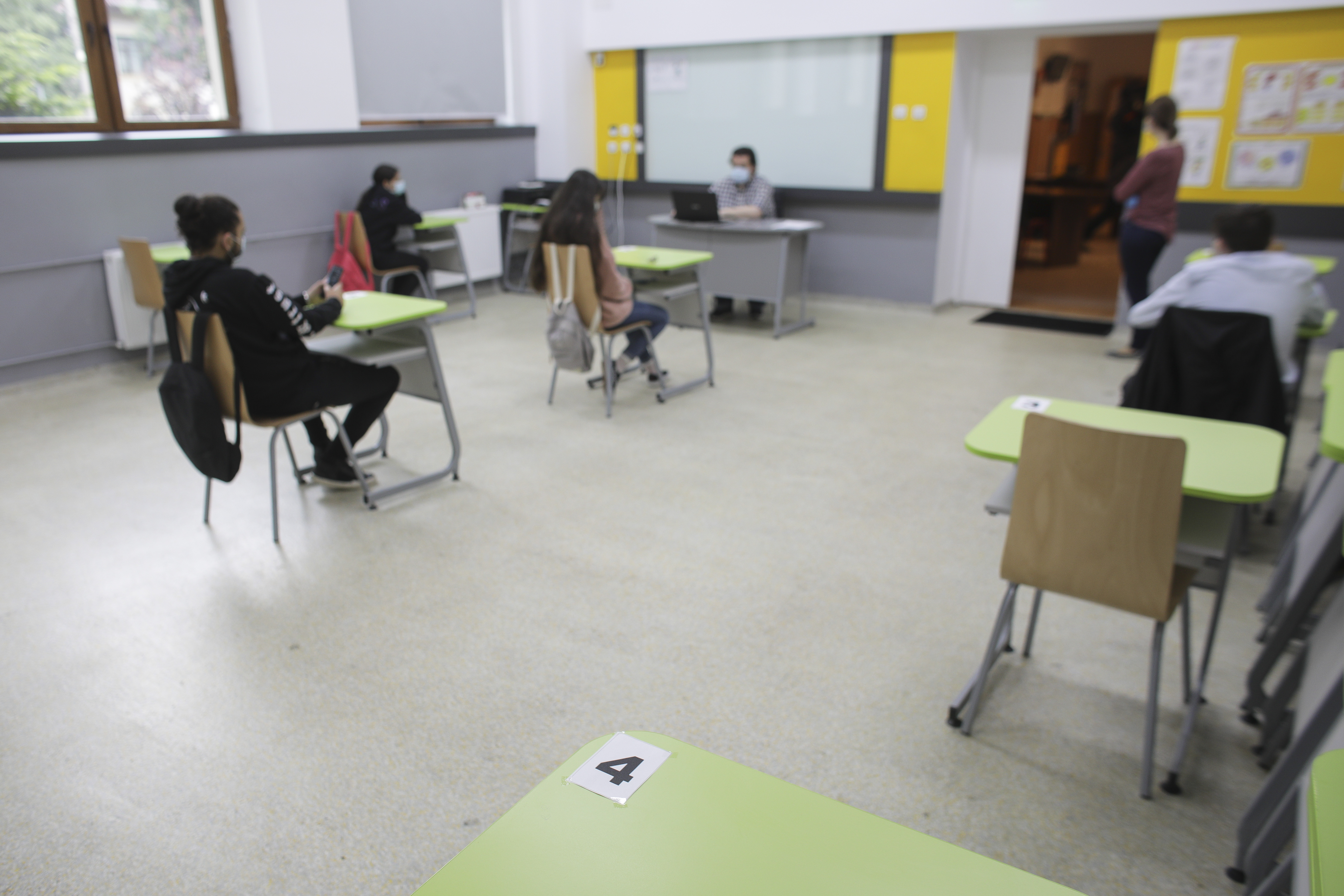 Evaluarea Nationala 2021. Parintii cer sa se elimine textul dramatic si pronumele posesiv din programa pentru Limba romana