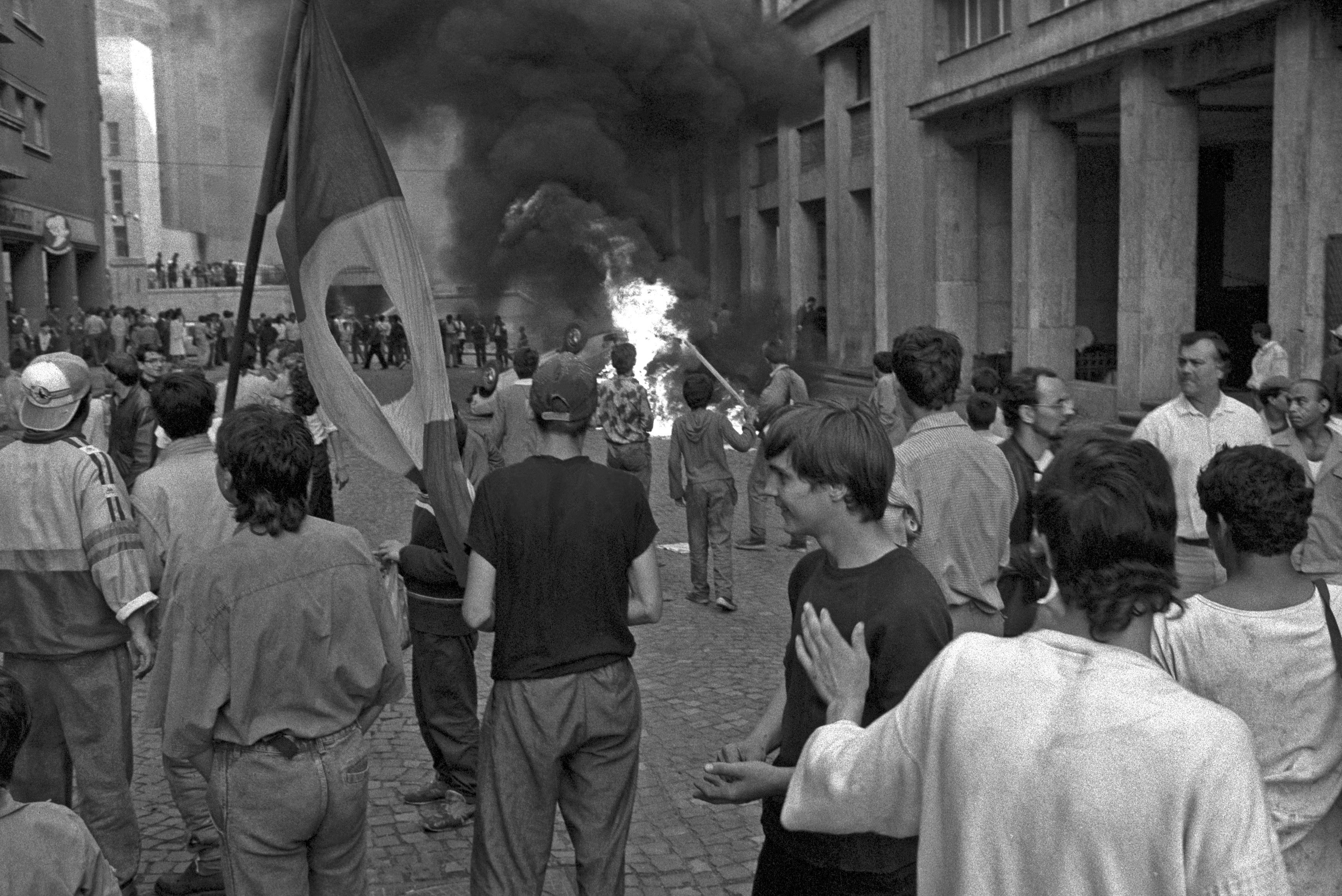 Mineriada Bucuresti 1990_4441657