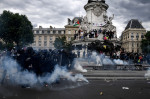 Proteste violente și la Paris. Jandarmii au folosit gaze lacrimogene împotriva manifestanților