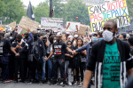 Proteste violente și la Paris. Jandarmii au folosit gaze lacrimogene împotriva manifestanților