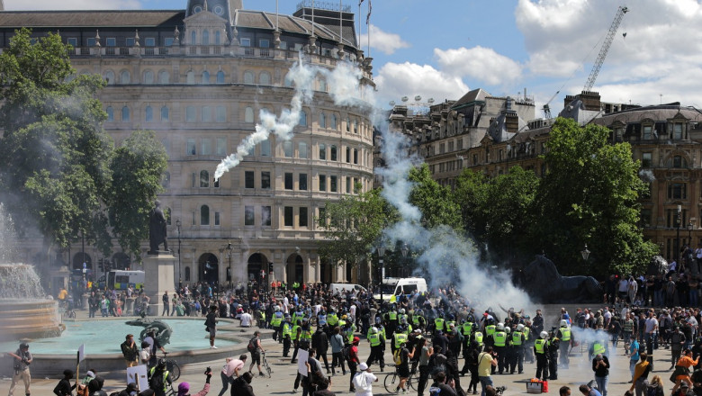 Ciocniri violente între poliție și activiștii de extremă dreapta, în Londra, în timpul protestelor anti-rasism