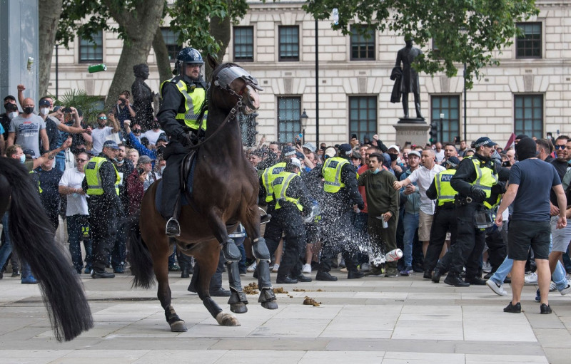 Ciocniri violente între poliție și activiștii de extremă dreapta, în Londra, în timpul protestelor anti-rasism