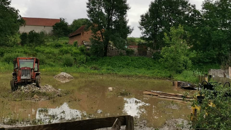 Inundatiile au facut ravagii in mai multe localitati din Hunedoara