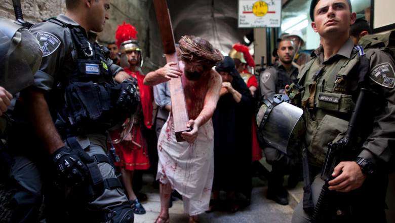 creştini ortodocşi în Ierusalim, Isus înconjurat de poliţişti israelieni