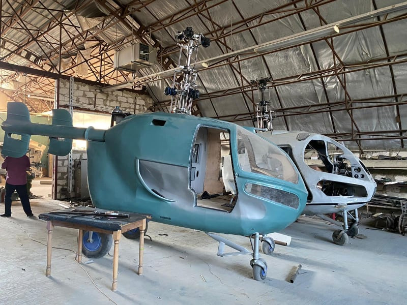 elicopter asamblat clandestin intr-un hangar din Republica Moldova